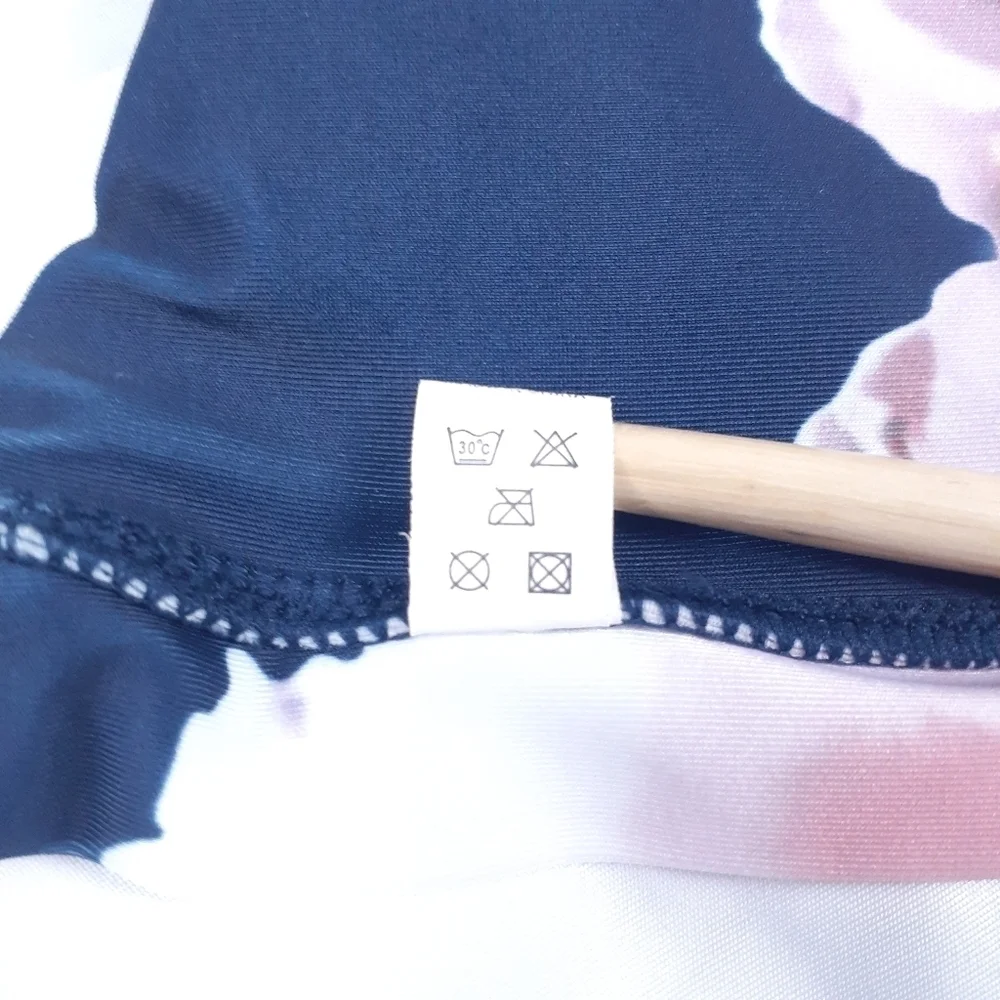 Navy Blue Floral Bikini Top Size Medium - Picture 6 of 6